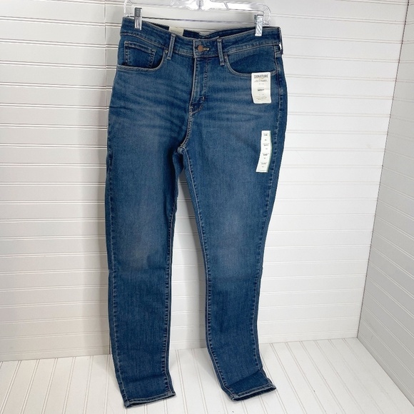 BRAND NEW Levi Strauss Gold Signature Totally Shaping Skinny Jean 14L - Picture 1 of 9